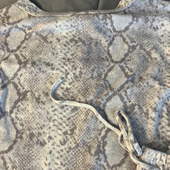 Comfy Set - Picture 3 of 4